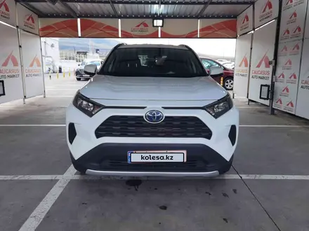 Toyota RAV4 2020 года за 11 200 000 тг. в Алматы