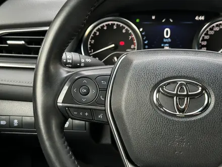 Toyota Camry 2023 года за 15 500 000 тг. в Атырау – фото 20