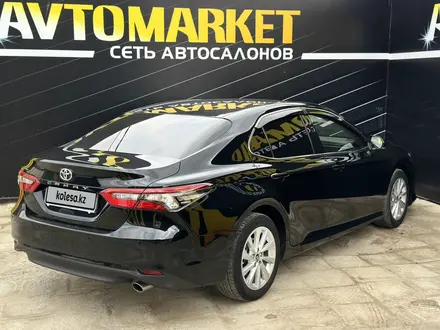 Toyota Camry 2023 года за 15 500 000 тг. в Атырау – фото 4