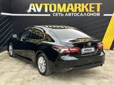 Toyota Camry 2023 года за 15 500 000 тг. в Атырау – фото 3