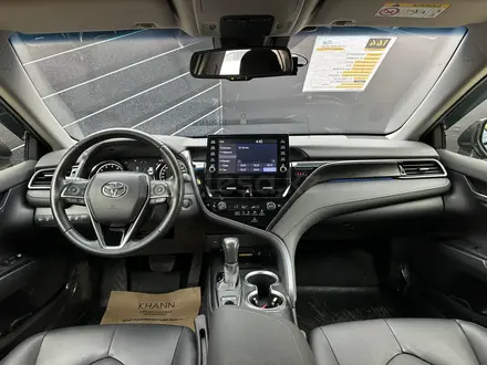 Toyota Camry 2023 года за 15 500 000 тг. в Атырау – фото 7