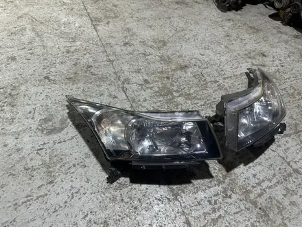 Фары передние Chevrolet Cruze J300 за 60 000 тг. в Караганда – фото 3