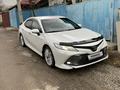 Toyota Camry 2019 года за 14 300 000 тг. в Алматы – фото 2