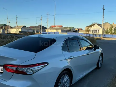 Toyota Camry 2020 года за 16 000 000 тг. в Атырау – фото 7