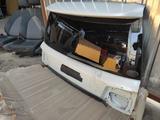 Крышка багажника верхняя Toyota Land Cruiser 200 Б У оригиналүшін600 000 тг. в Алматы – фото 3