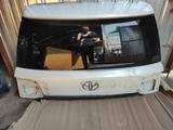 Крышка багажника верхняя Toyota Land Cruiser 200 Б У оригинал за 600 000 тг. в Алматы – фото 4