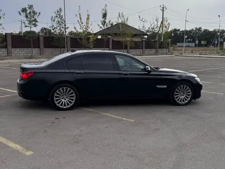 BMW 750 2012 года за 14 200 000 тг. в Алматы – фото 3