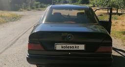 Mercedes-Benz E 260 1988 года за 1 050 000 тг. в Тараз – фото 2