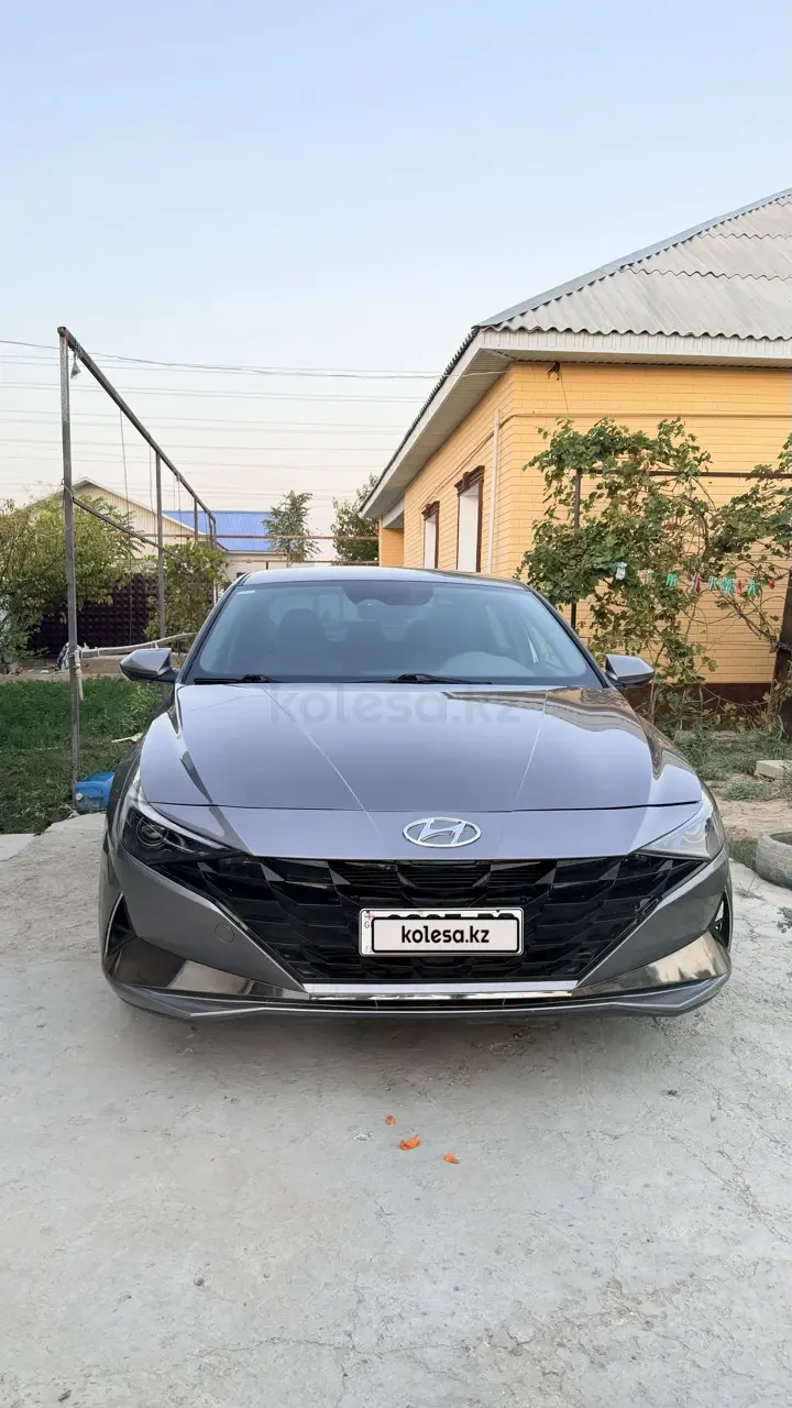 Hyundai Elantra, 2022