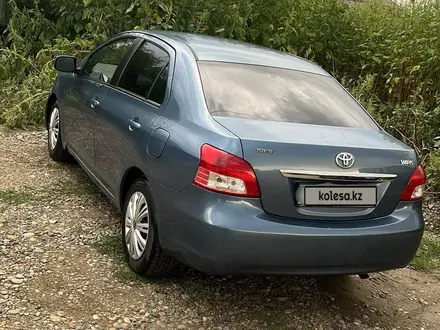 Toyota Yaris 2011 года за 5 200 000 тг. в Усть-Каменогорск – фото 2