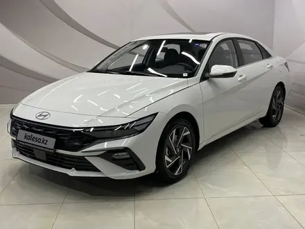 Hyundai Elantra 2024 года за 10 000 100 тг. в Актау