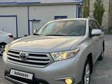 Toyota Highlander 2012 года за 11 700 000 тг. в Актобе – фото 2