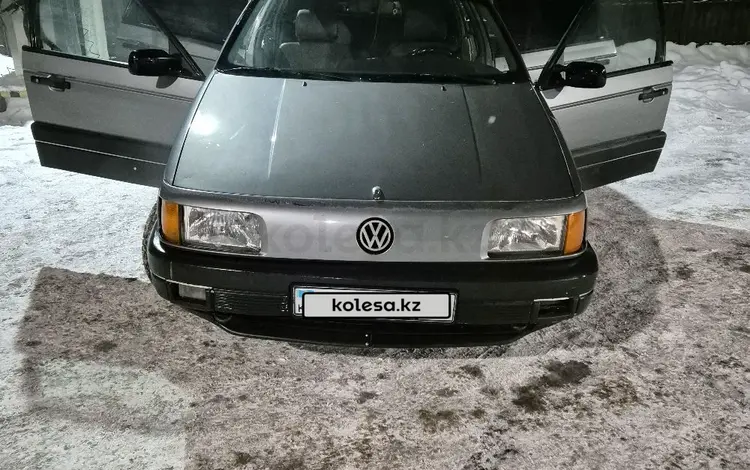 Volkswagen Passat 1990 годаfor1 300 000 тг. в Караганда