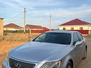 Lexus LS 460