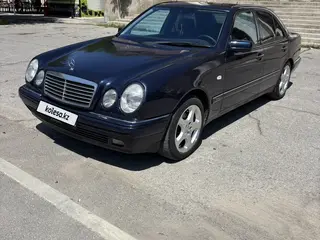 Mercedes-Benz E 240