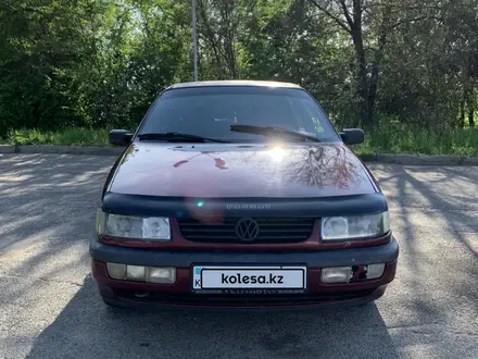 Volkswagen Passat 1994 года за 1 200 000 тг. в Есик