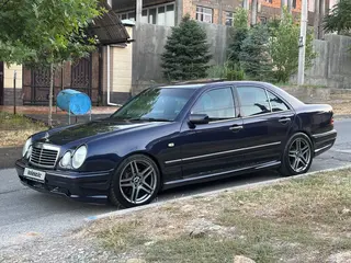 Mercedes-Benz E 55 AMG