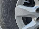 265 65 R17 Оригинальные диски с зимней резиной Pajero 3/4, Pajero Sport. за 270 000 тг. в Алматы – фото 3