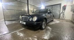 Mercedes-Benz E 230 1996 года за 2 000 000 тг. в Макинск – фото 2