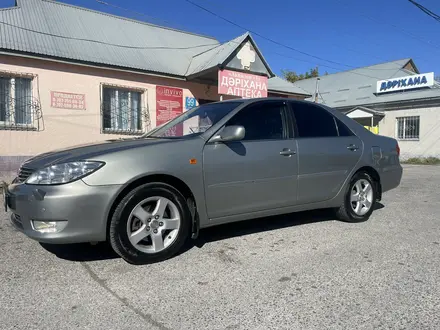 Toyota Camry 2004 года за 7 000 000 тг. в Шымкент – фото 2