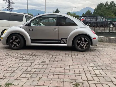 Volkswagen Beetle 2000 года за 2 700 000 тг. в Алматы – фото 2