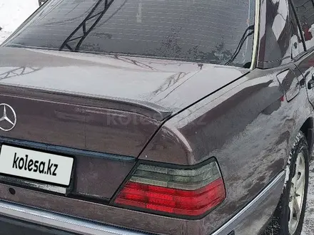 Mercedes-Benz E 230 1993 года за 1 600 000 тг. в Алматы – фото 16