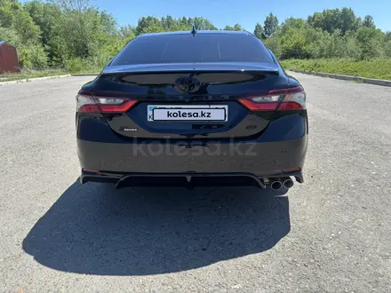Toyota Camry 2022 года за 13 000 000 тг. в Усть-Каменогорск – фото 4