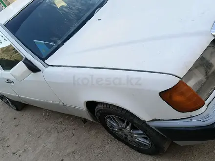 Mercedes-Benz E 220 1993 года за 1 000 000 тг. в Актау – фото 5