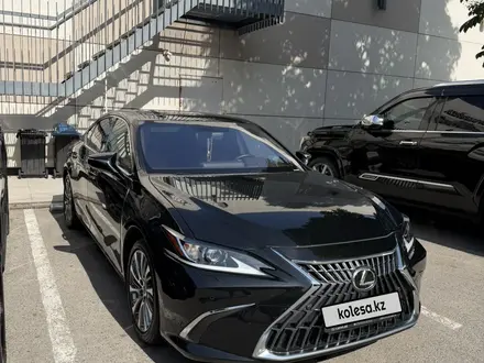 Lexus ES 250 2020 года за 19 000 000 тг. в Алматы