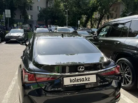Lexus ES 250 2020 года за 19 000 000 тг. в Алматы – фото 5