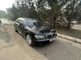 BMW 750 2006 года за 5 100 000 тг. в Астана – фото 3