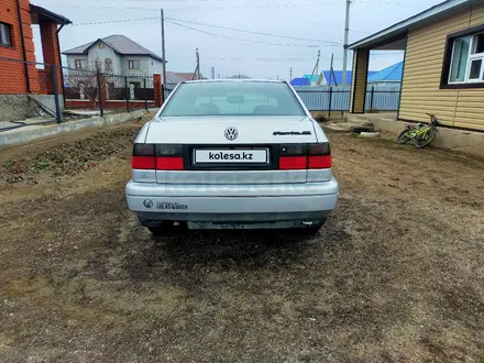 Volkswagen Vento 1996 года за 1 700 000 тг. в Актобе – фото 3