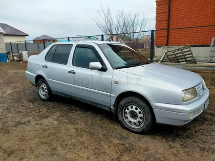 Volkswagen Vento 1996 года за 1 700 000 тг. в Актобе – фото 5