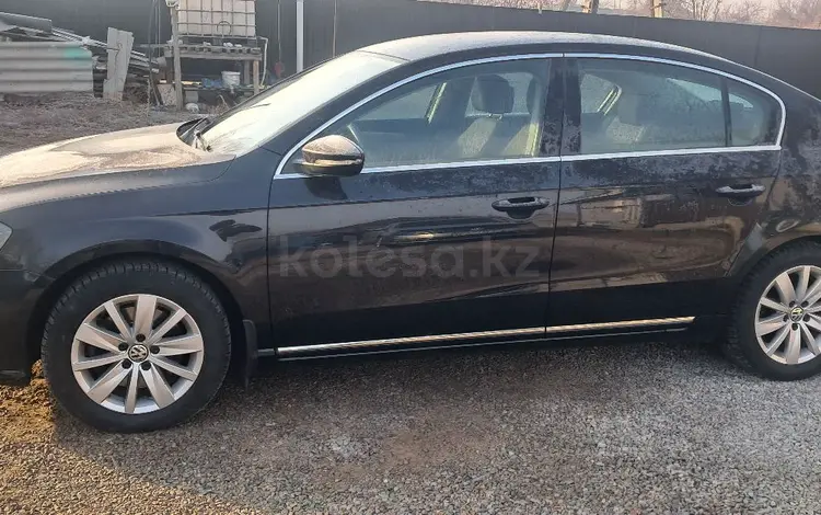 Volkswagen Passat 2014 года за 10 000 тг. в Алматы