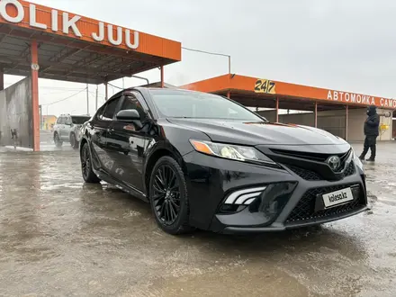 Toyota Camry 2019 года за 10 000 000 тг. в Атырау