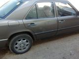 Mercedes-Benz E 200 1988 годаүшін400 000 тг. в Жезказган – фото 4