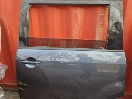 Дверь боковая сдвижная голая на мицубиси делика D5 за 85 000 тг. в Алматы