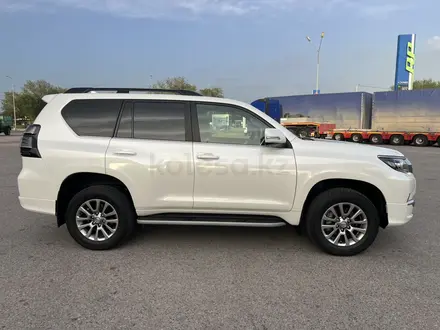 Toyota Land Cruiser Prado 2018 года за 22 650 000 тг. в Алматы – фото 6