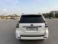 Toyota Land Cruiser Prado 2018 года за 22 650 000 тг. в Алматы – фото 9
