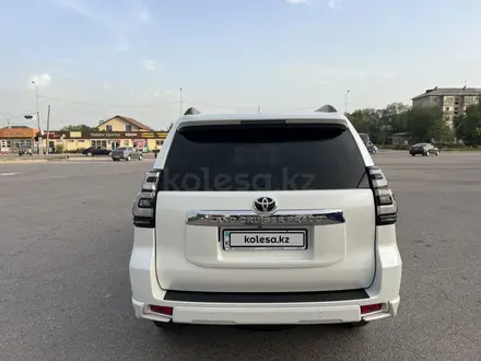 Toyota Land Cruiser Prado 2018 года за 22 650 000 тг. в Алматы – фото 9