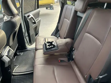 Toyota Land Cruiser Prado 2018 года за 22 650 000 тг. в Алматы – фото 30