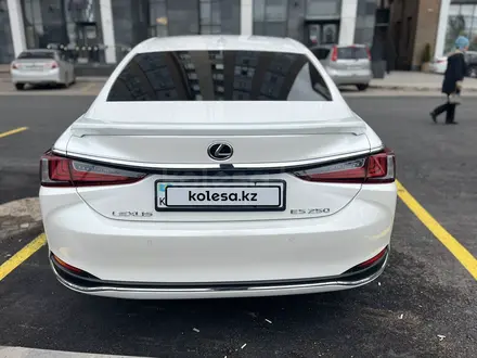 Lexus ES 250 2019 года за 19 500 000 тг. в Астана – фото 4