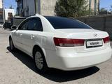 Hyundai Sonata 2005 года за 2 650 000 тг. в Тараз – фото 2