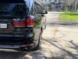 BMW X5 2016 года за 17 800 000 тг. в Шымкент – фото 4