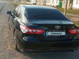 Toyota Camry 2018 годаfor11 500 000 тг. в Шымкент – фото 3