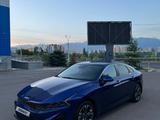 Kia K5 2022 года за 9 500 000 тг. в Алматы