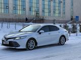 Toyota Camry 2018 года за 15 000 000 тг. в Актобе – фото 4