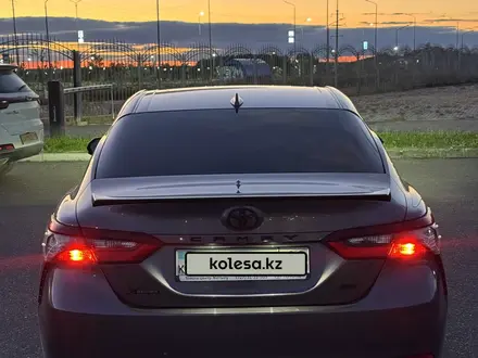 Toyota Camry 2021 года за 13 000 000 тг. в Семей – фото 14