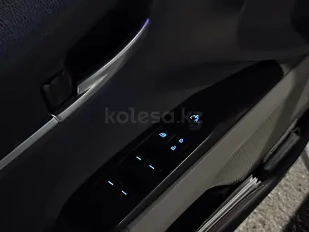 Toyota Camry 2021 года за 13 000 000 тг. в Семей – фото 19
