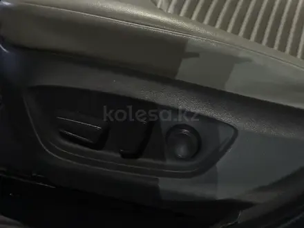Toyota Camry 2021 года за 13 000 000 тг. в Семей – фото 21